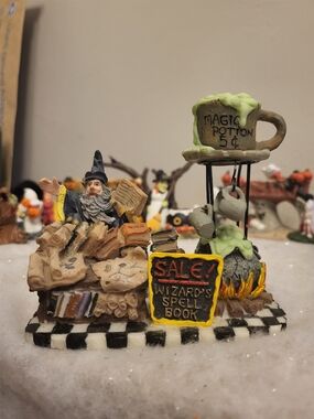 Vintage 2002 Spooky Hollow Spell Book Shop Halloween Village Figurine In Box